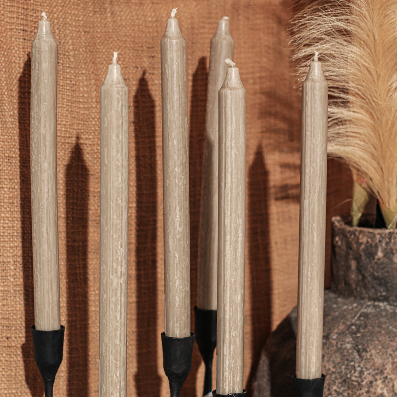 Ilga žvakė „Dark Beige" (29 cm)